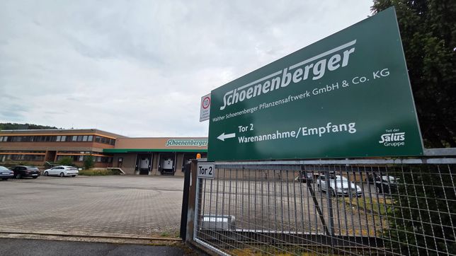 Im Magstadter Werk von Schoenenberger entstehen aus frischen Heilpflanzen pflanzliche Arzneimittel und weitere Naturprodukte.